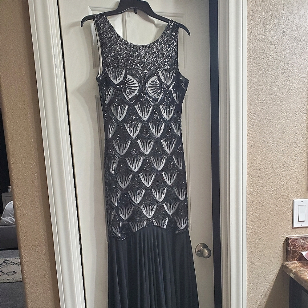 Women's 1920s style dress